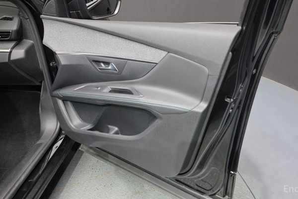 2024 Peugeot 5008 с пробегом 11 718 км