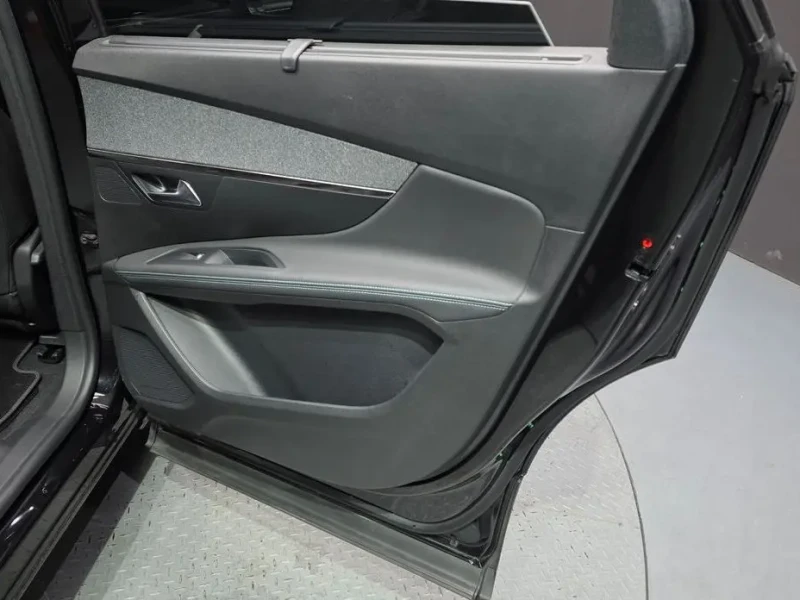 2024 Peugeot 5008 с пробегом 11 718 км