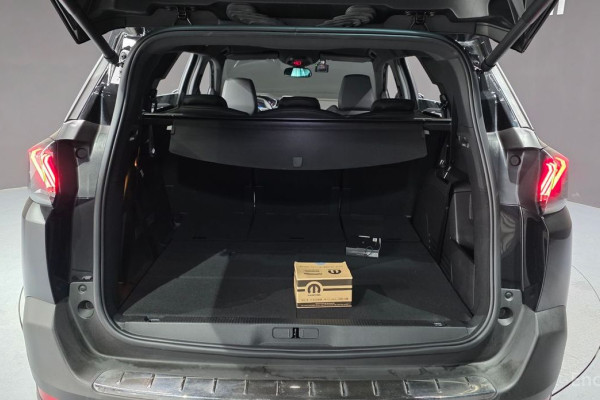 2024 Peugeot 5008 с пробегом 11 718 км