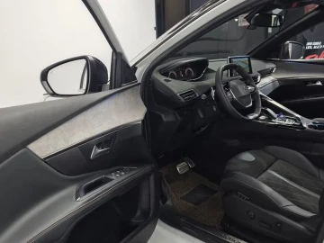 2021 Peugeot 5008 с пробегом 76 808 км