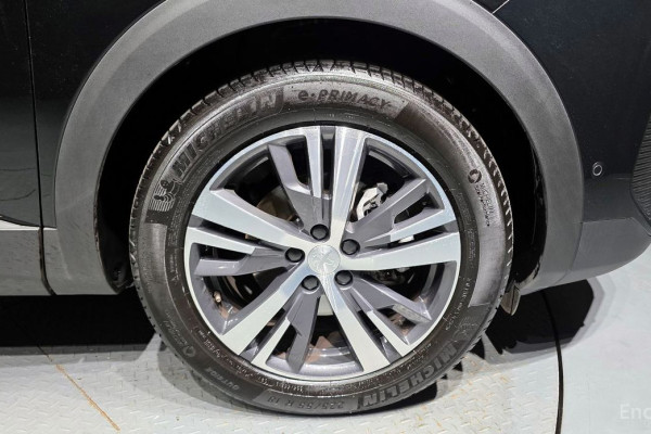 2024 Peugeot 5008 с пробегом 12 450 км