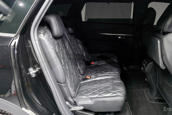 2024 Peugeot 5008 с пробегом 12 450 км