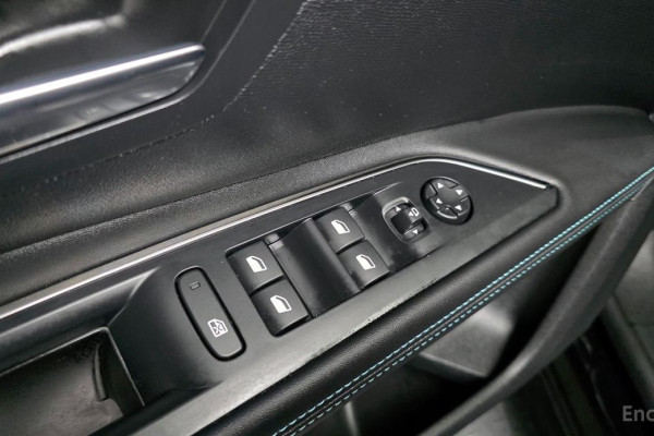 2024 Peugeot 5008 с пробегом 12 450 км