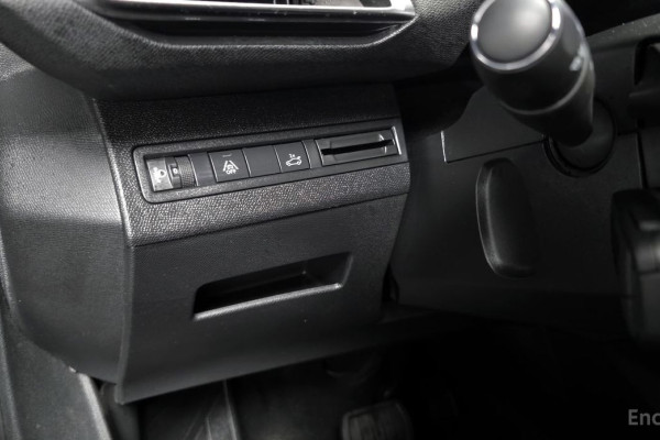 2024 Peugeot 5008 с пробегом 12 450 км