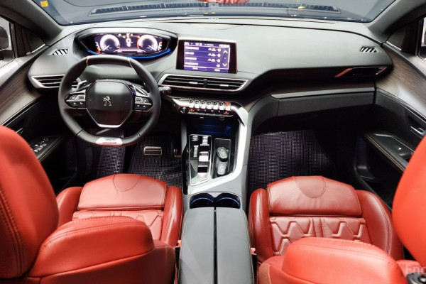 2024 Peugeot 5008 с пробегом 5 838 км