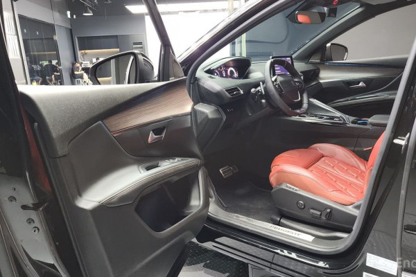 2024 Peugeot 5008 с пробегом 5 838 км