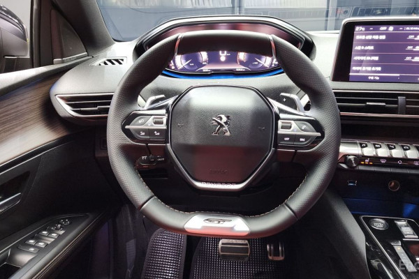 2024 Peugeot 5008 с пробегом 5 838 км