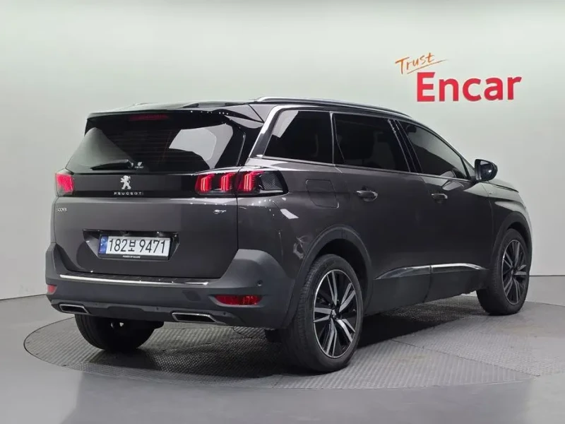 2023 Peugeot 5008 с пробегом 21 836 км