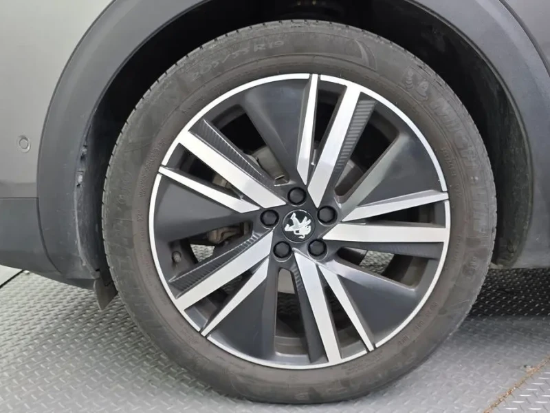 2023 Peugeot 5008 с пробегом 21 836 км