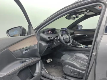 2023 Peugeot 5008 с пробегом 21 836 км