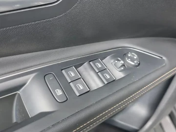 2023 Peugeot 5008 с пробегом 21 836 км