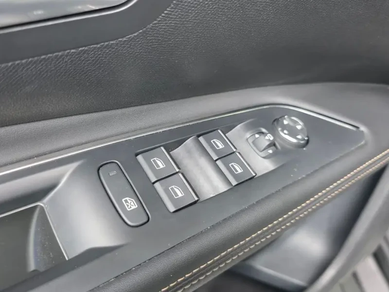 2023 Peugeot 5008 с пробегом 21 836 км