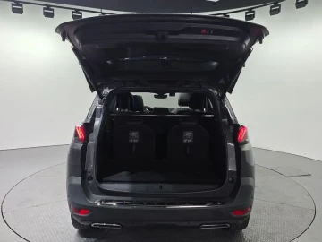 2023 Peugeot 5008 с пробегом 21 836 км