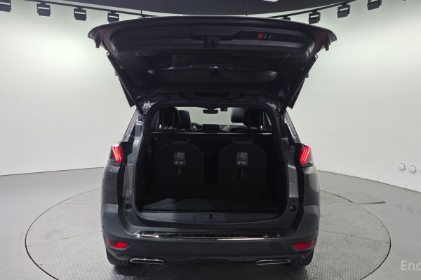 2023 Peugeot 5008 с пробегом 21 836 км