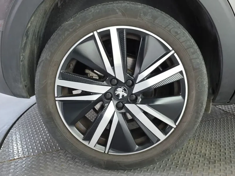 2023 Peugeot 5008 с пробегом 21 836 км