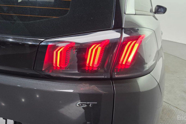 2023 Peugeot 5008 с пробегом 21 836 км