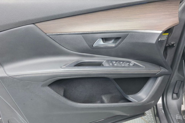 2023 Peugeot 5008 с пробегом 21 836 км