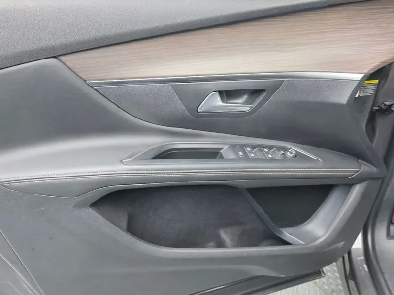 2023 Peugeot 5008 с пробегом 21 836 км