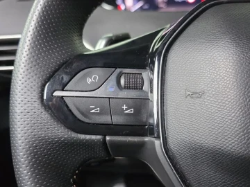 2023 Peugeot 5008 с пробегом 21 836 км