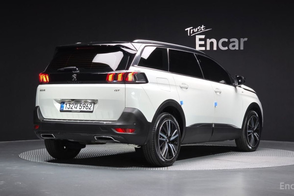 2024 Peugeot 5008 с пробегом 9 960 км