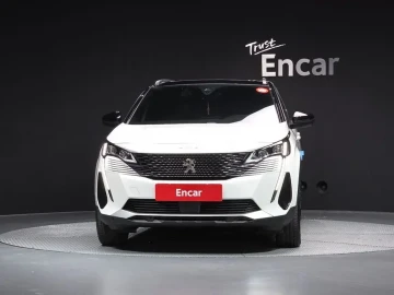 2024 Peugeot 5008 с пробегом 9 960 км