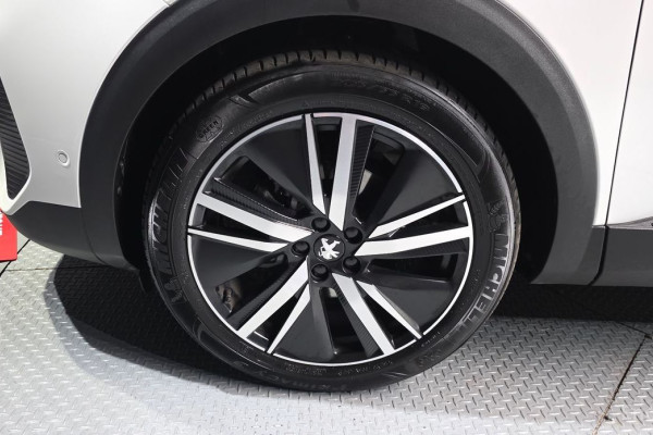 2024 Peugeot 5008 с пробегом 9 960 км