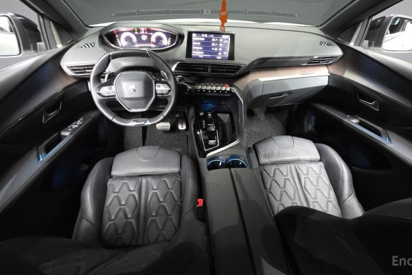 2024 Peugeot 5008 с пробегом 9 960 км
