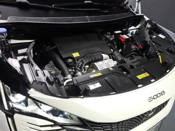 2024 Peugeot 5008 с пробегом 9 960 км