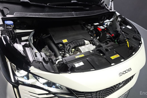 2024 Peugeot 5008 с пробегом 9 960 км