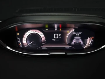 2024 Peugeot 5008 с пробегом 9 960 км