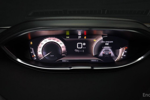 2024 Peugeot 5008 с пробегом 9 960 км