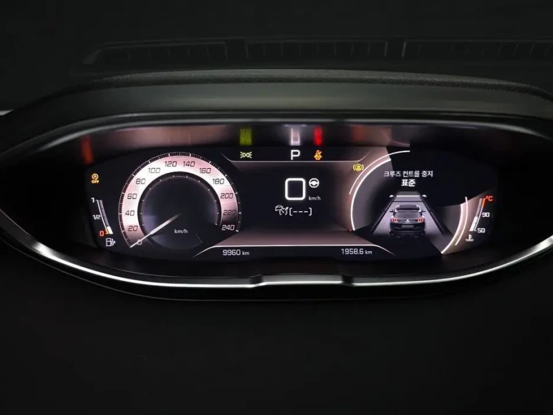 2024 Peugeot 5008 с пробегом 9 960 км