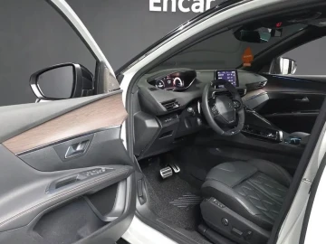 2024 Peugeot 5008 с пробегом 9 960 км