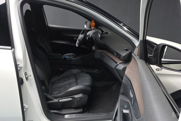 2024 Peugeot 5008 с пробегом 9 960 км