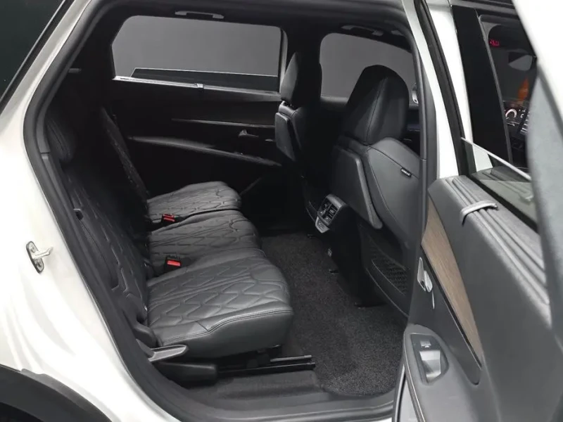 2024 Peugeot 5008 с пробегом 9 960 км