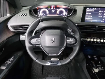 2024 Peugeot 5008 с пробегом 9 960 км