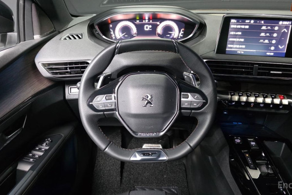 2024 Peugeot 5008 с пробегом 9 960 км