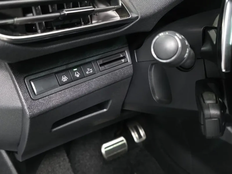 2024 Peugeot 5008 с пробегом 9 960 км