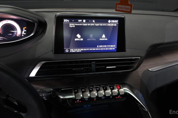 2024 Peugeot 5008 с пробегом 9 960 км