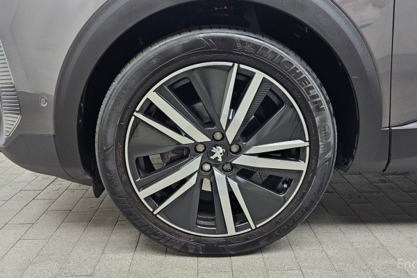 2024 Peugeot 5008 с пробегом 17 744 км