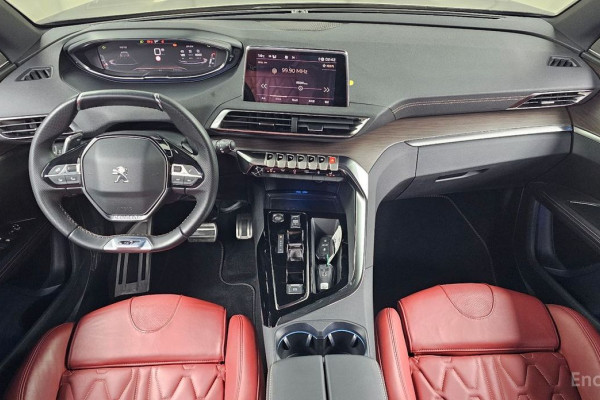 2024 Peugeot 5008 с пробегом 17 744 км