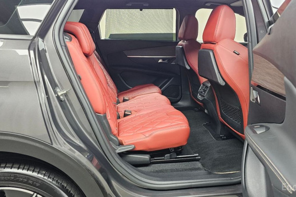 2024 Peugeot 5008 с пробегом 17 744 км