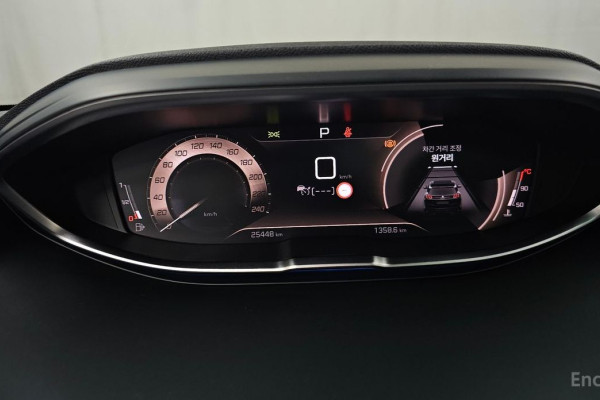 2024 Peugeot 5008 с пробегом 25 448 км