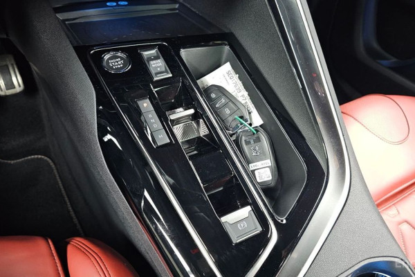 2024 Peugeot 5008 с пробегом 25 448 км