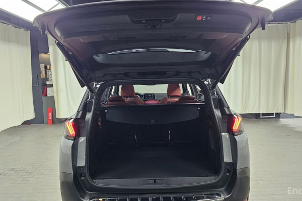 2024 Peugeot 5008 с пробегом 25 448 км