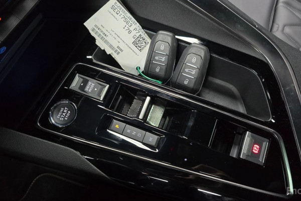 2024 Peugeot 5008 с пробегом 15 159 км