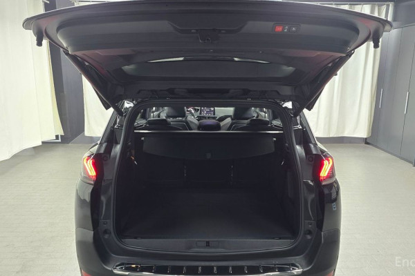 2024 Peugeot 5008 с пробегом 15 159 км