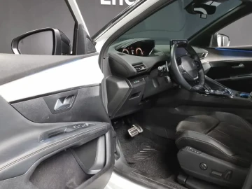 2021 Peugeot 5008 с пробегом 88 362 км