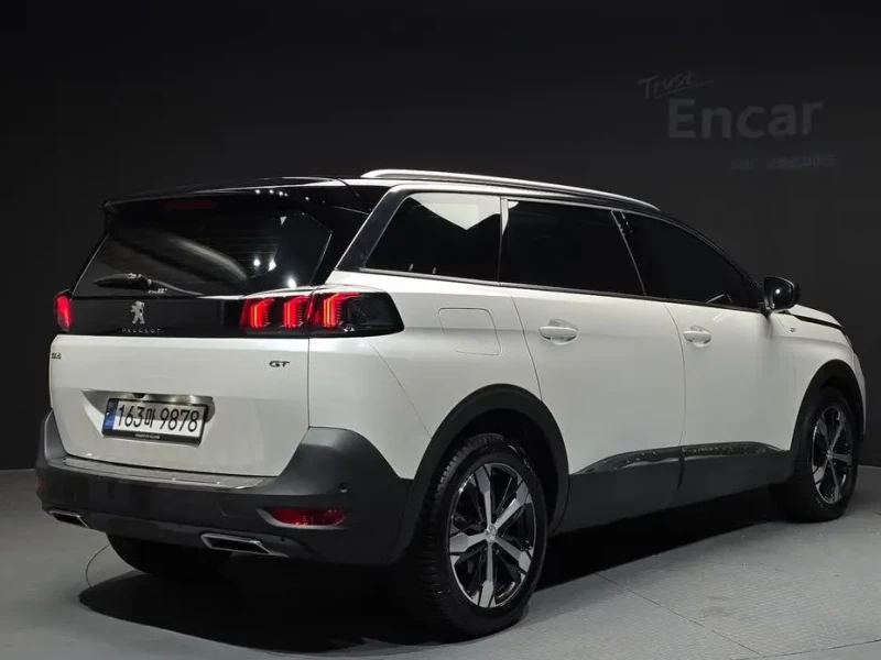 2022 Peugeot 5008 с пробегом 32 728 км
