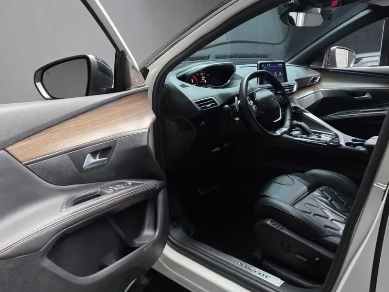 2022 Peugeot 5008 с пробегом 32 728 км